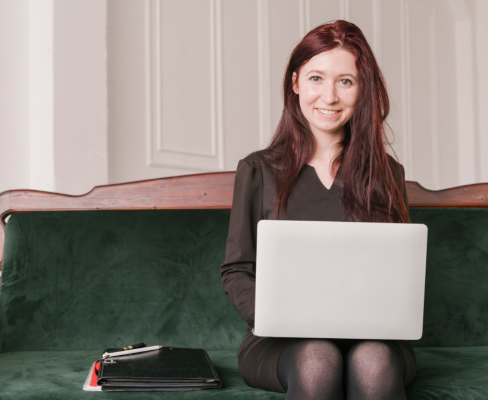 abogada-sonriente-posando
